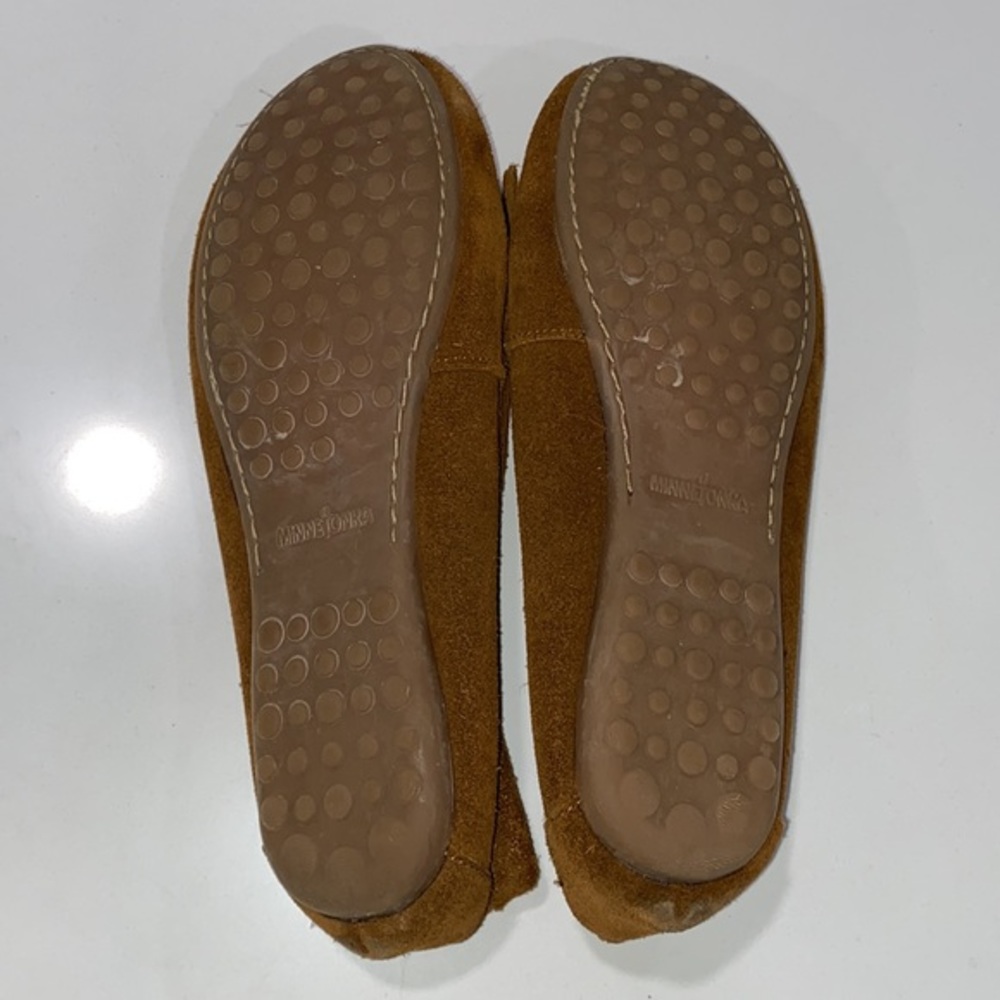 Minnetonka Women's Size 8 Kilty Hardsole Moccasins Brown Classic - Picture 5 of 8